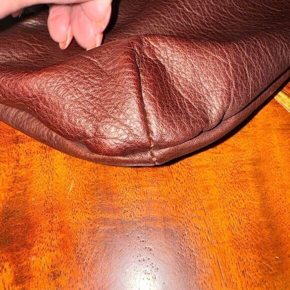 B Makowsky sable brown butter soft leather sable bag - Picture 10 of 11
